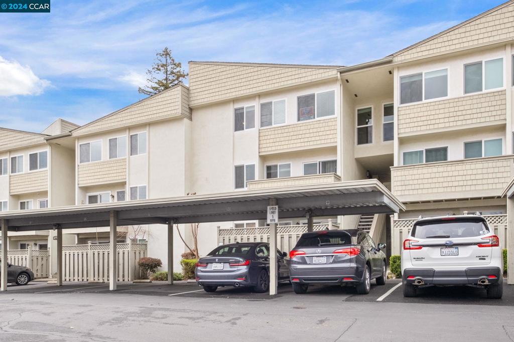 California Gardens! Prime Condo Living in Sought-After City Location with Close Proximity to Downtown Walnut Creek with Shopping & Dining, two blocks from BART, and Easy Freeway Access. Upper unit offers chef's delight kitchen featuring updated granite counters, newer stainless appliances, ample cabinets including pull out pantry & lighted display and separate casual dining area. Living room offers a cozy gas fireplace & slider to balcony with fantastic views of Mt Diablo. 3 spacious bedrooms. New paint & carpet. Assigned covered parking space/carport. Community offers pool & laundry facility.