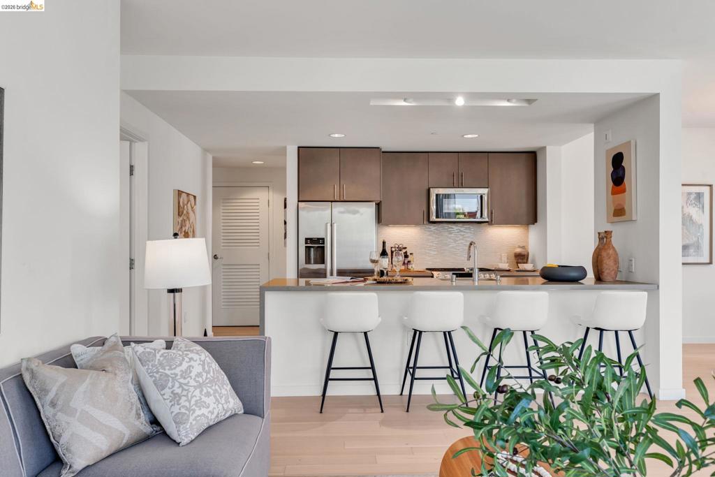51 Innes Ct Ct 204, San Francisco CA 94124