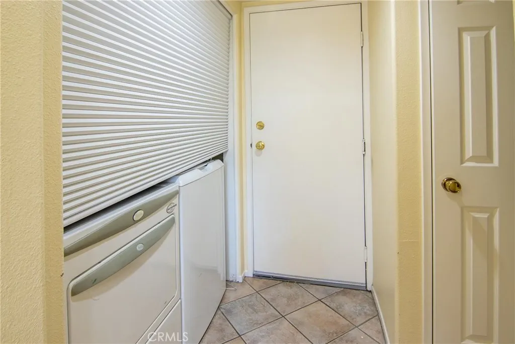 Chatsworth, California 91311, United States, 2 Bedrooms Bedrooms, ,3 BathroomsBathrooms,Residential,Active,244526