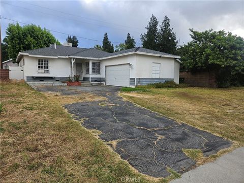 Photo of 15949 Ludlow Street, Granada Hills, CA 91344 (MLS # SR26115887)