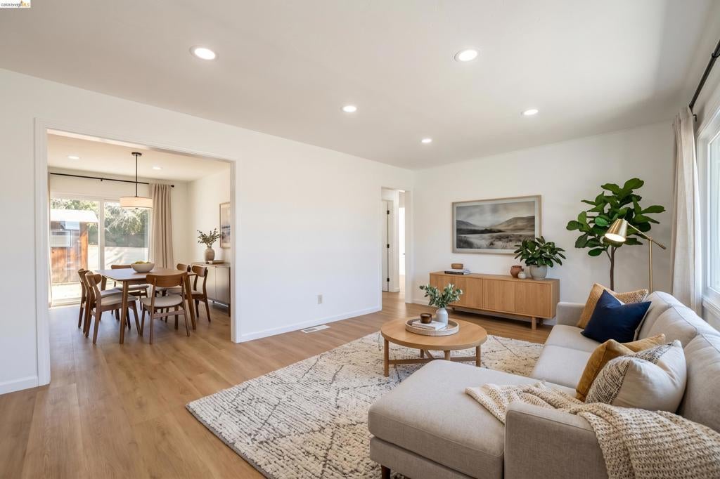 206 William Reed Dr