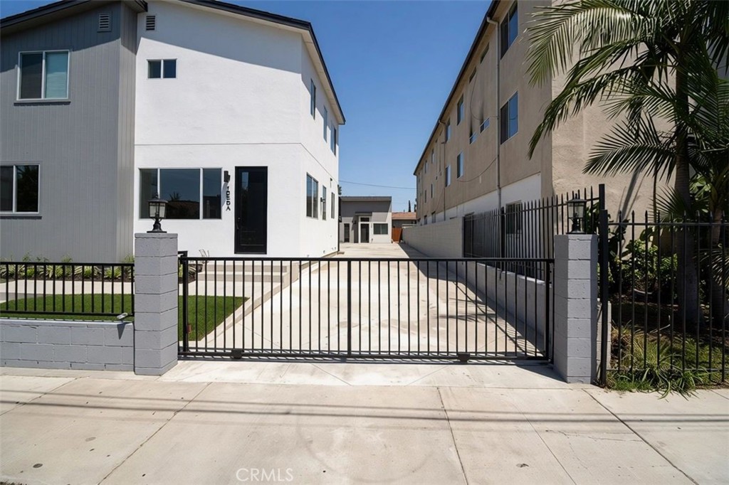 1056 Hoffman