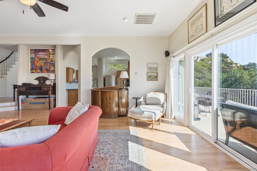 18380 Avenida Caleta