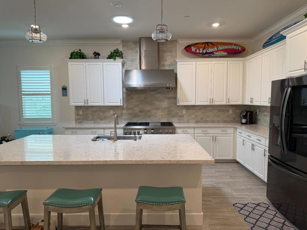 1059 Catalina Way