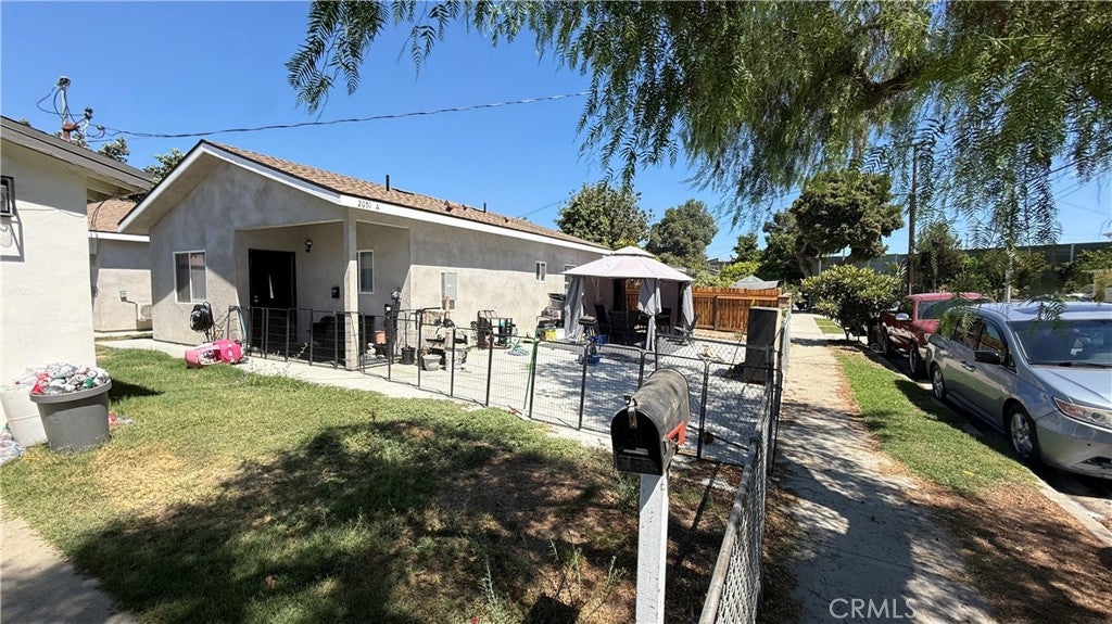 2037 W Lincoln
