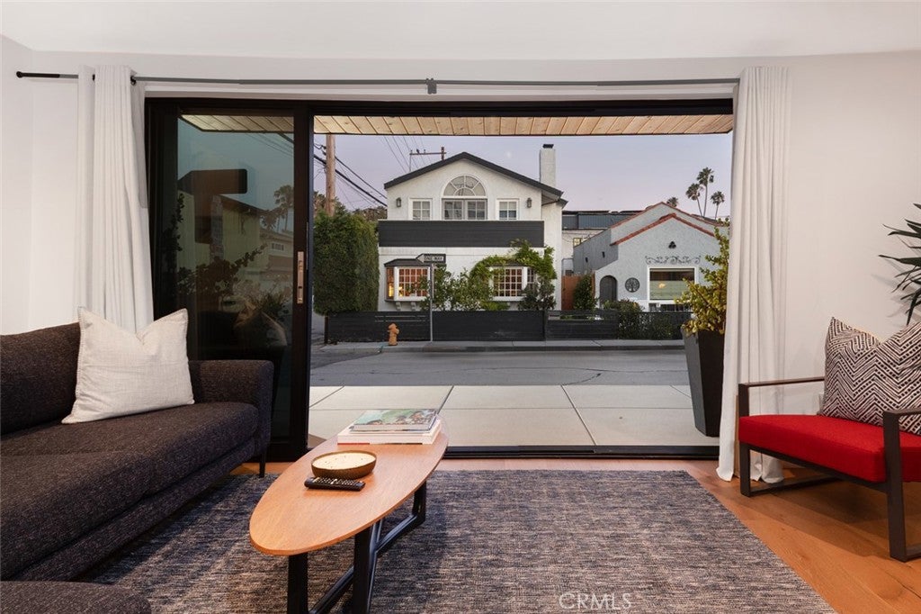 171 Savona Walk