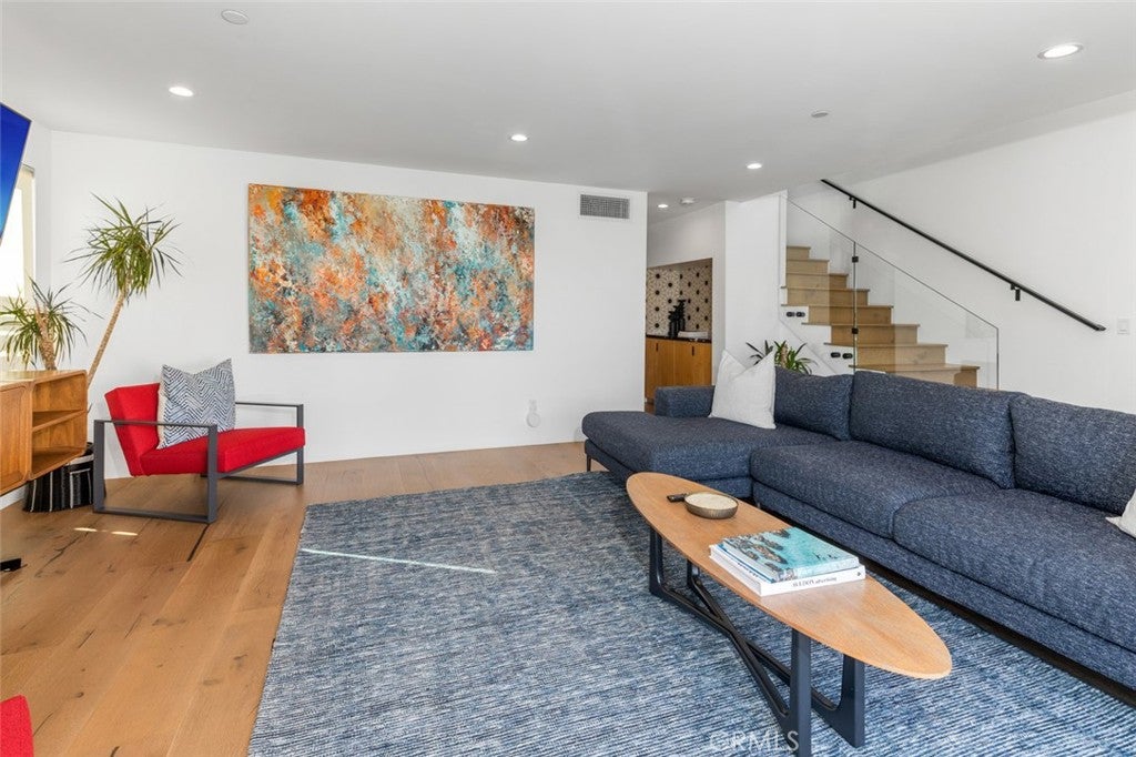 171 Savona Walk