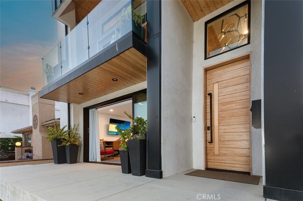 171 Savona Walk