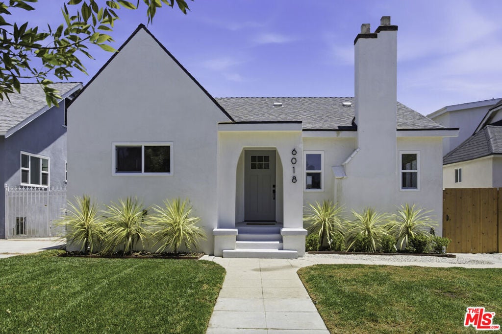 6018 S Harcourt Avenue, Los Angeles CA 90043