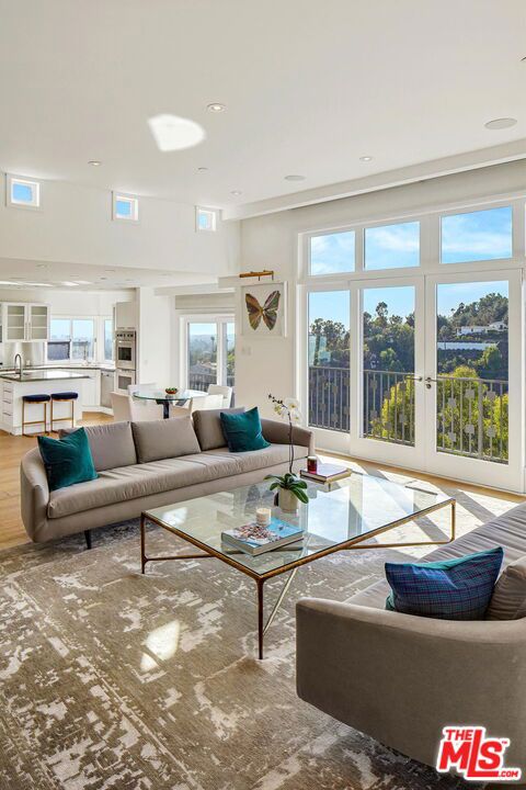 1433 Summitridge Drive