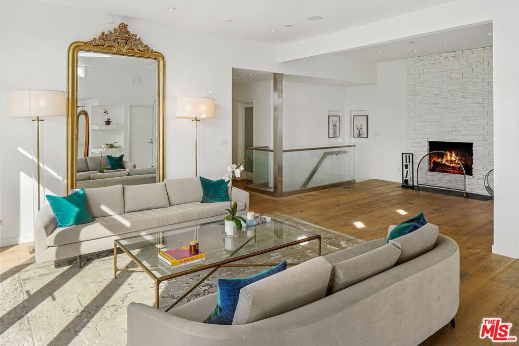 1433 Summitridge Drive