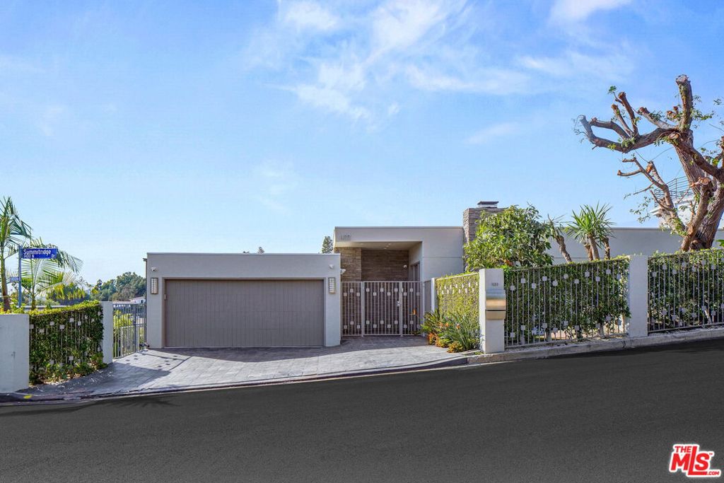 1433 Summitridge Drive