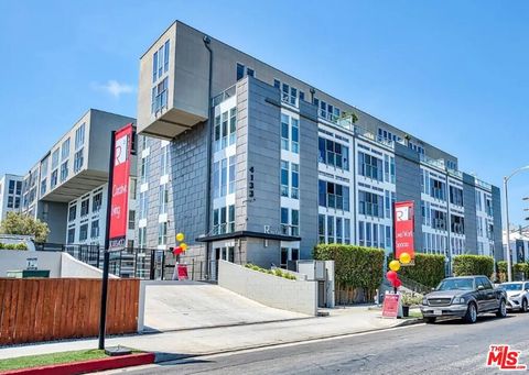 Photo of 4133 Redwood Avenue #1023, Los Angeles, CA 90066 (MLS # 26639235)