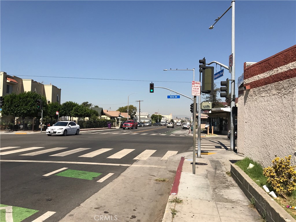 1100 E 10th Street