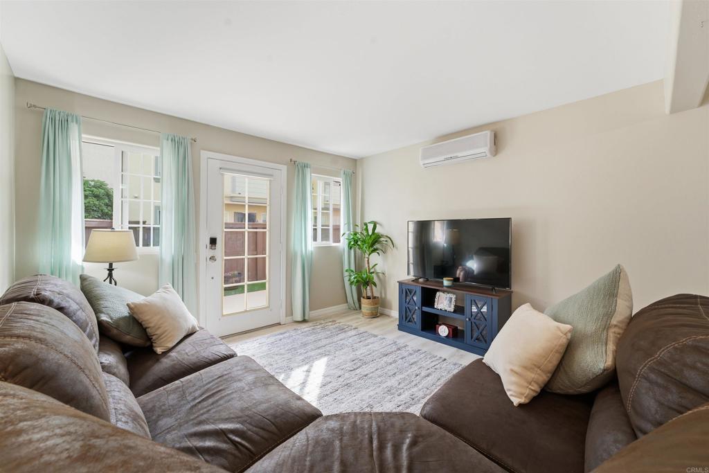 CLAIREMONT - Residential