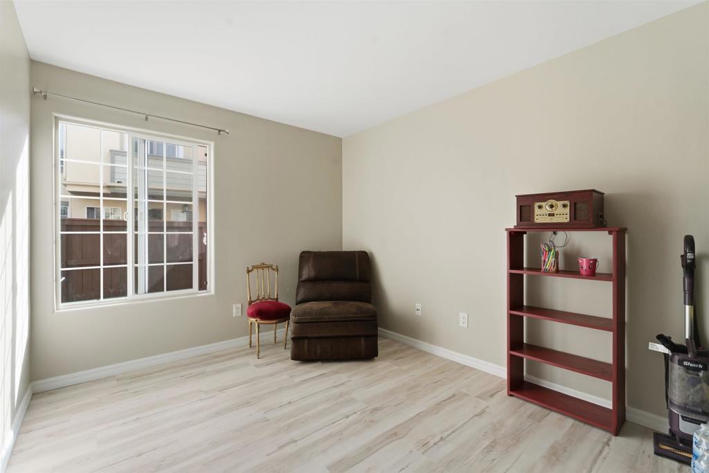 CLAIREMONT - Residential