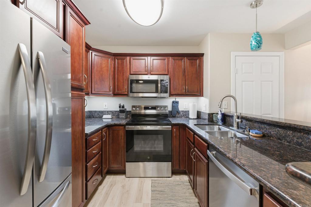 CLAIREMONT - Residential