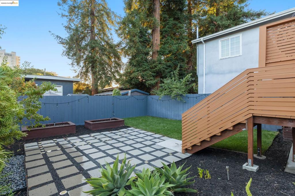 PIEDMONT AVENUE - Residential