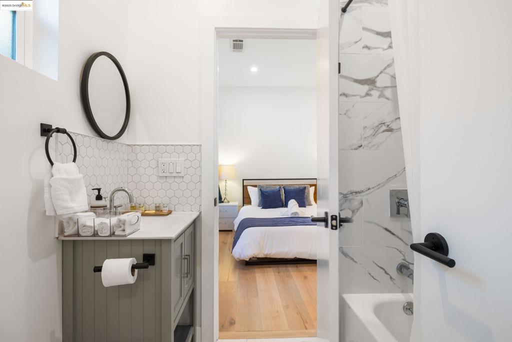 PIEDMONT AVENUE - Residential