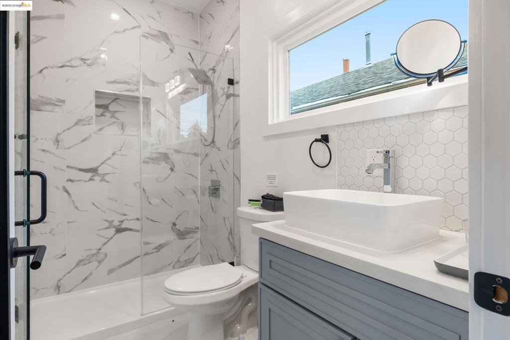 PIEDMONT AVENUE - Residential