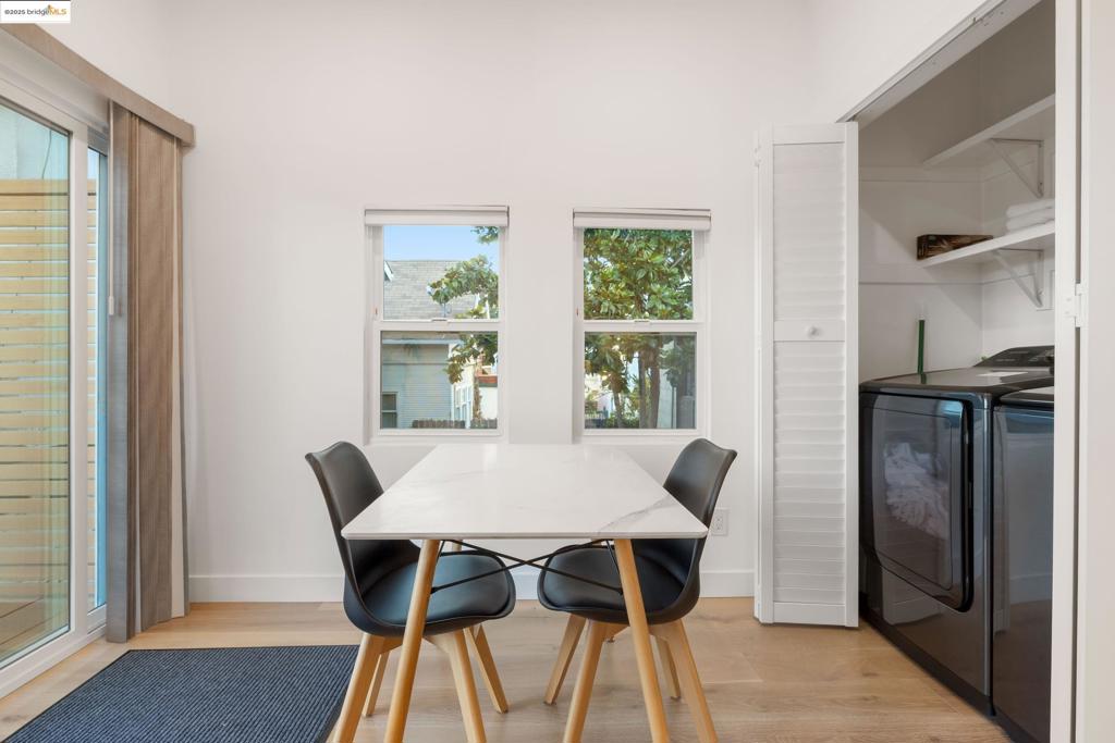 PIEDMONT AVENUE - Residential
