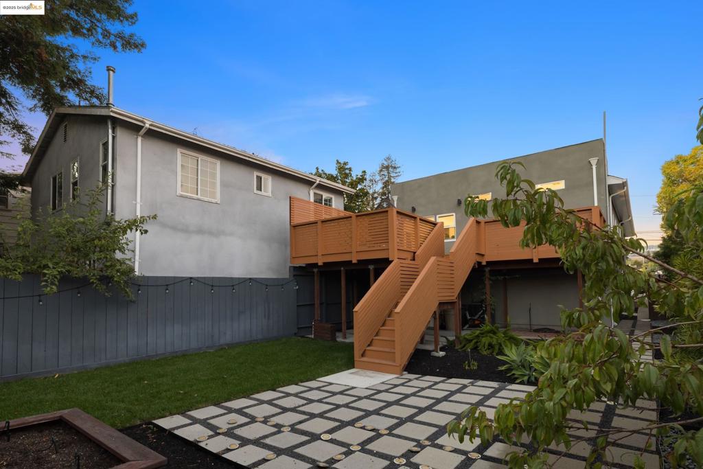 PIEDMONT AVENUE - Residential