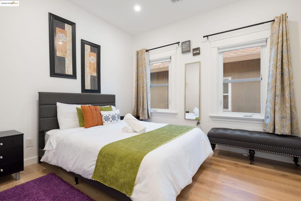 PIEDMONT AVENUE - Residential