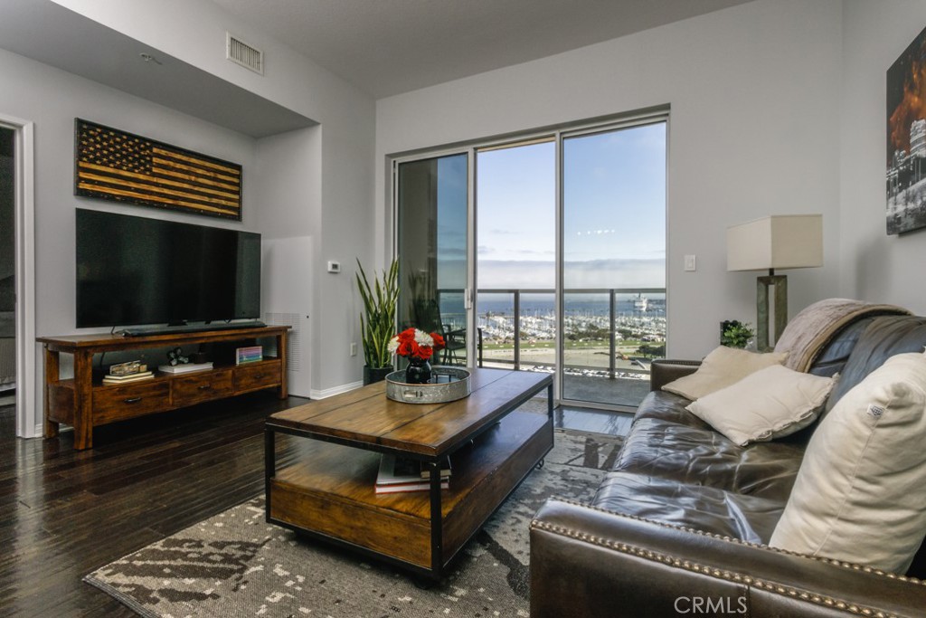 488 E Ocean Boulevard 1408