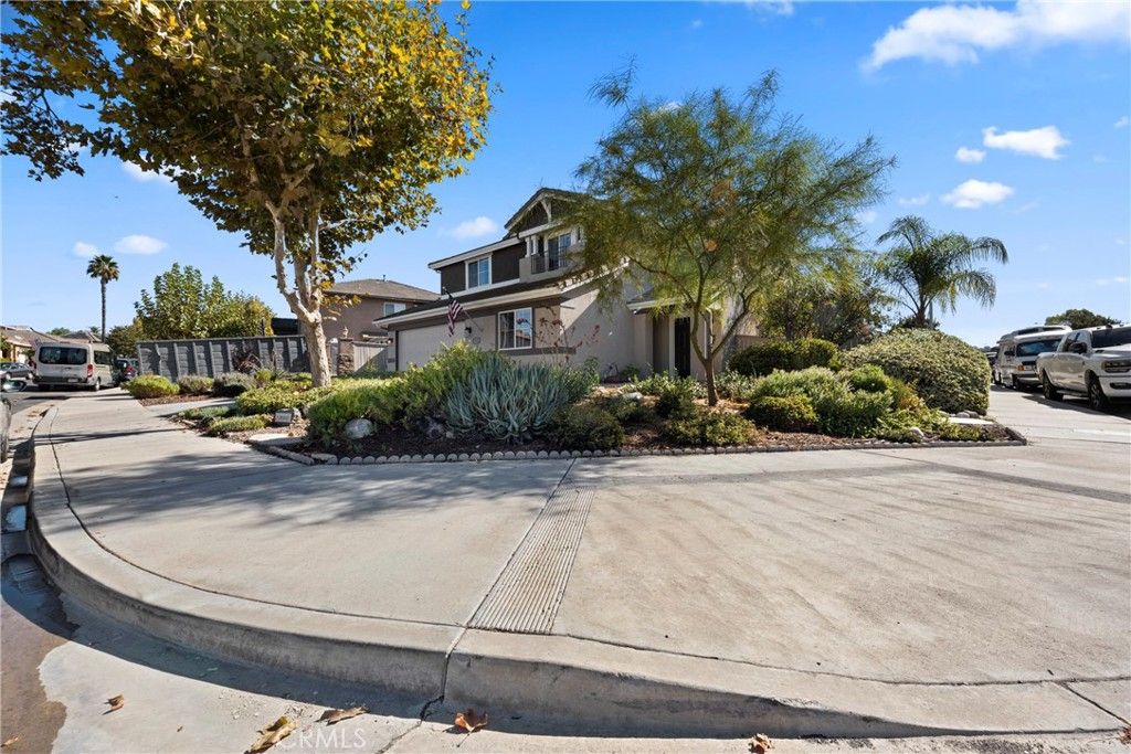 Photo of 39312 Via Belleza, Murrieta, CA 92563 (MLS # SW25245987)