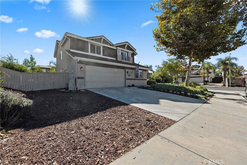 Photo of 39312 Via Belleza, Murrieta, CA 92563 (MLS # SW25245987)