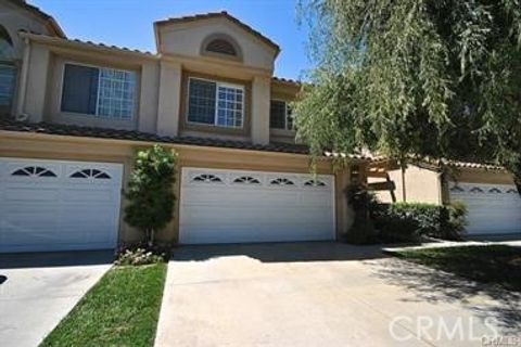 Properties 39 73 Agostino Irvine CA 92614