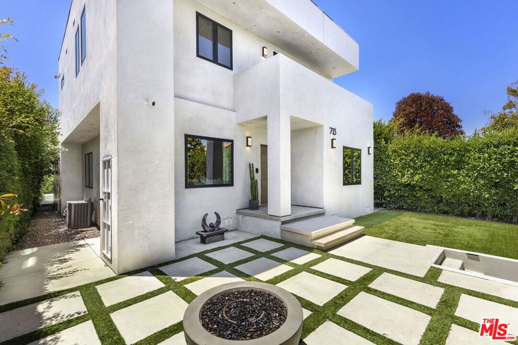 713 N Sierra Bonita Avenue