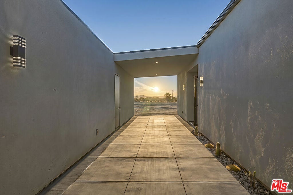 63551 Cobalt Road