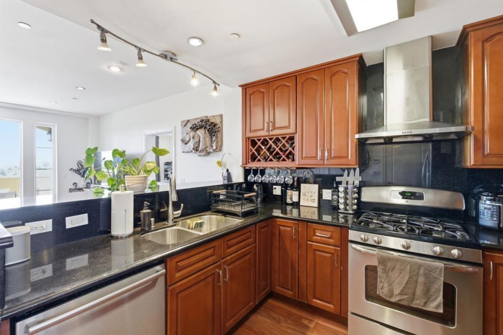 151 El Camino Real 305