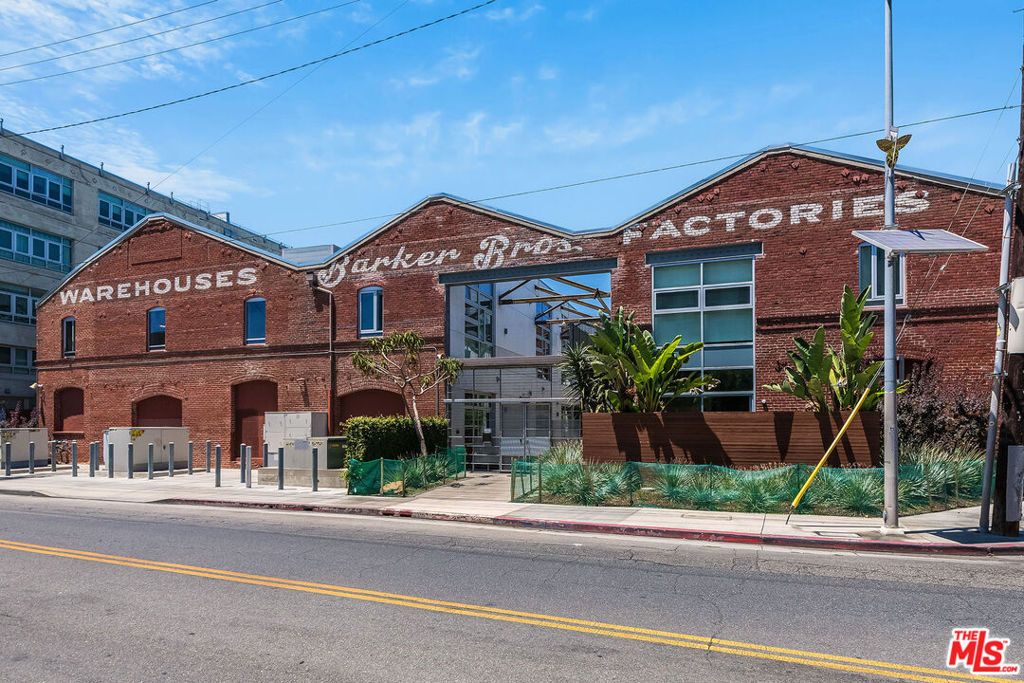 Photo of 527 Molino Street #206, Los Angeles, CA 90013 (MLS # 26649241)