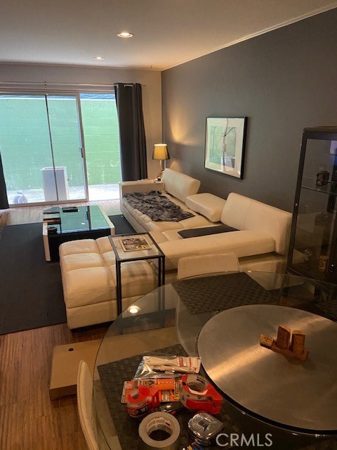 2260 N Cahuenga Boulevard 106