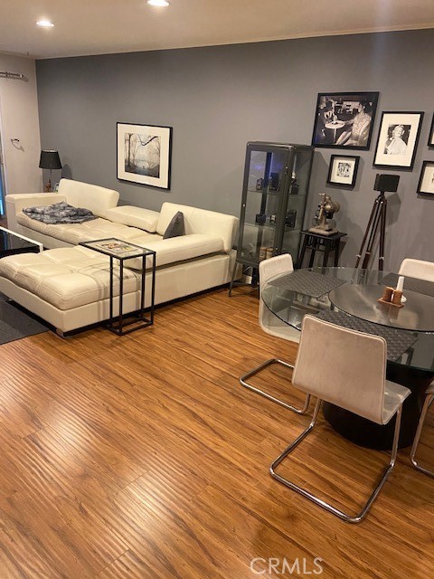 2260 N Cahuenga Boulevard 106