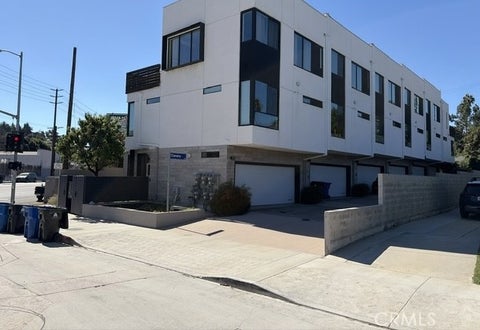 Photo of 3288 N Canary Way, Los Angeles, CA 90065 (MLS # CV26227020)