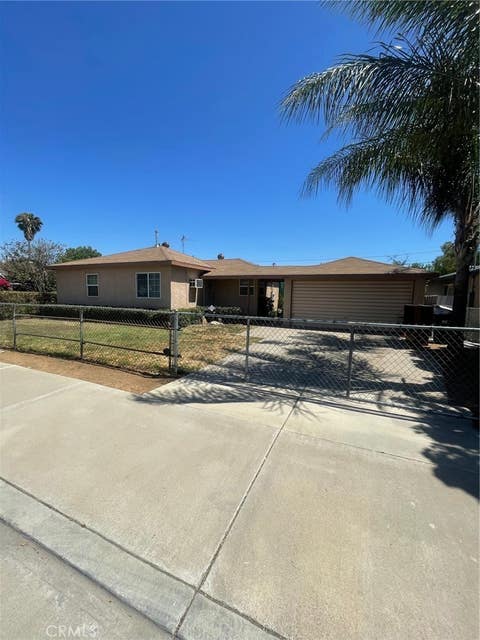 Photo of 22465 BAY Avenue, Moreno Valley, CA 92553 (MLS # DW26130494)