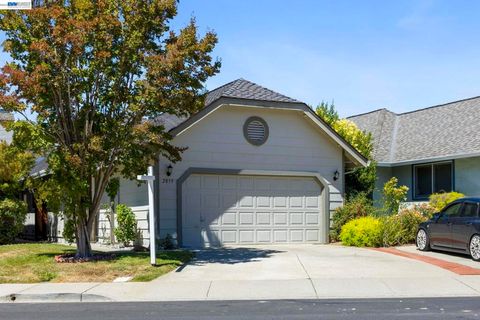 Photo of 2859 El Capitan Dr Dr, Pleasanton, CA 94566 (MLS # 41132058)
