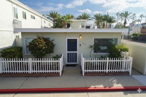 Photo of 522 Clubhouse Avenue, Newport Beach, CA 92663 (MLS # NP26125726)