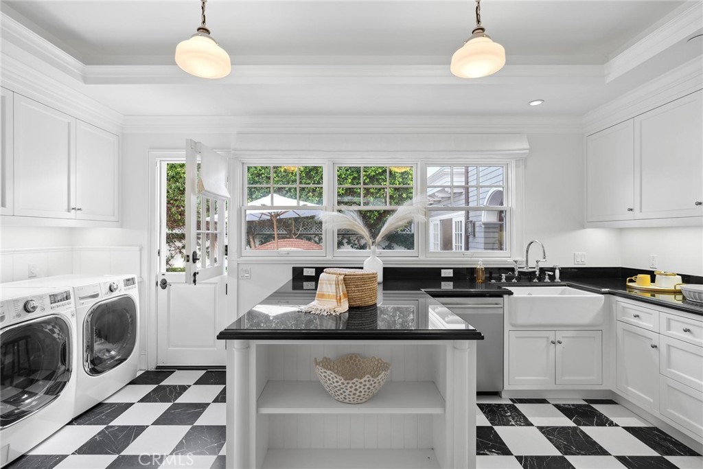 Corona del Mar South of PCH (CDMS) - Residential