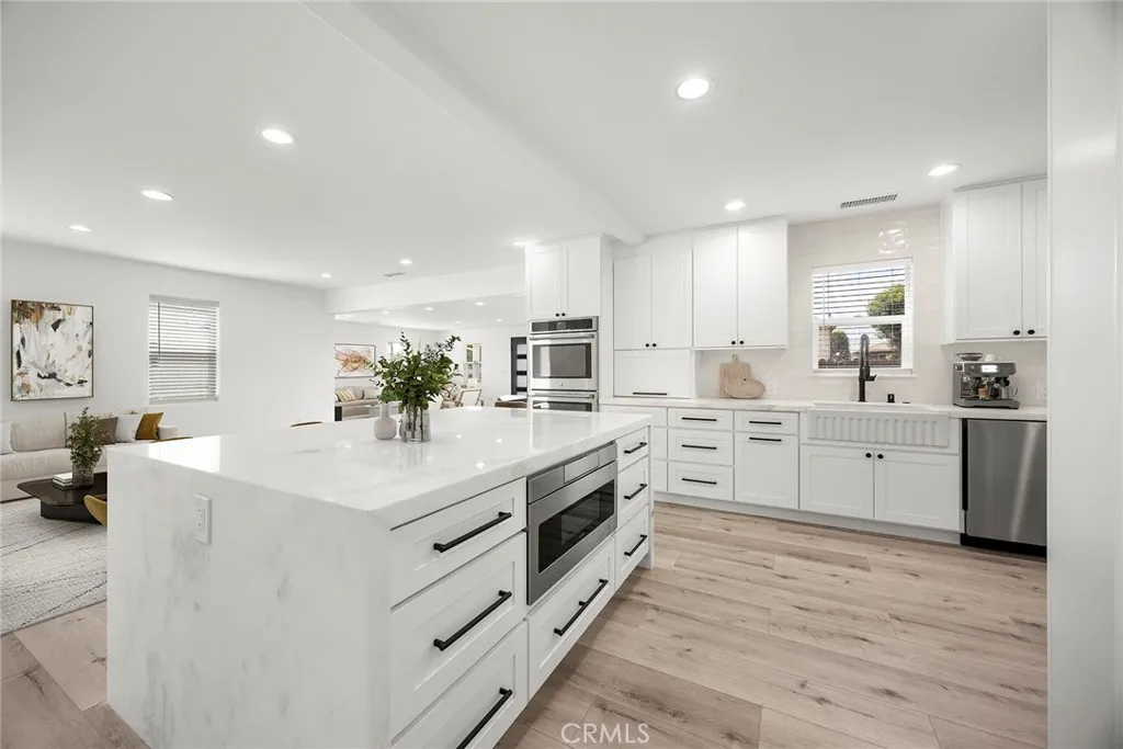 Whittier, California 90605, United States, 7 Bedrooms Bedrooms, ,6 BathroomsBathrooms,Residential,Active,212375