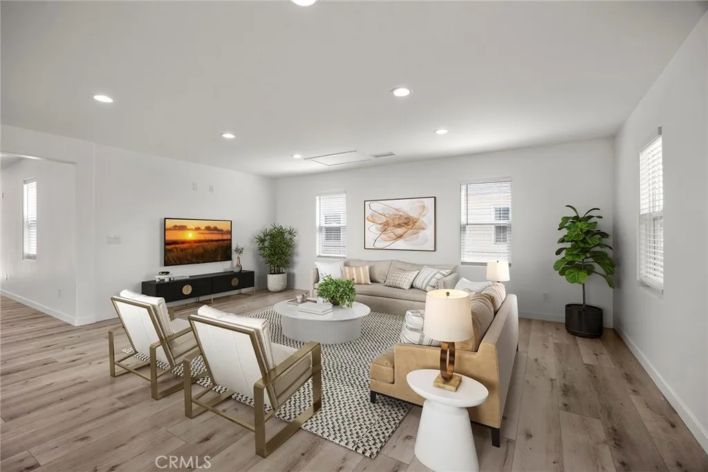 Whittier, California 90605, United States, 7 Bedrooms Bedrooms, ,6 BathroomsBathrooms,Residential,Active,212375