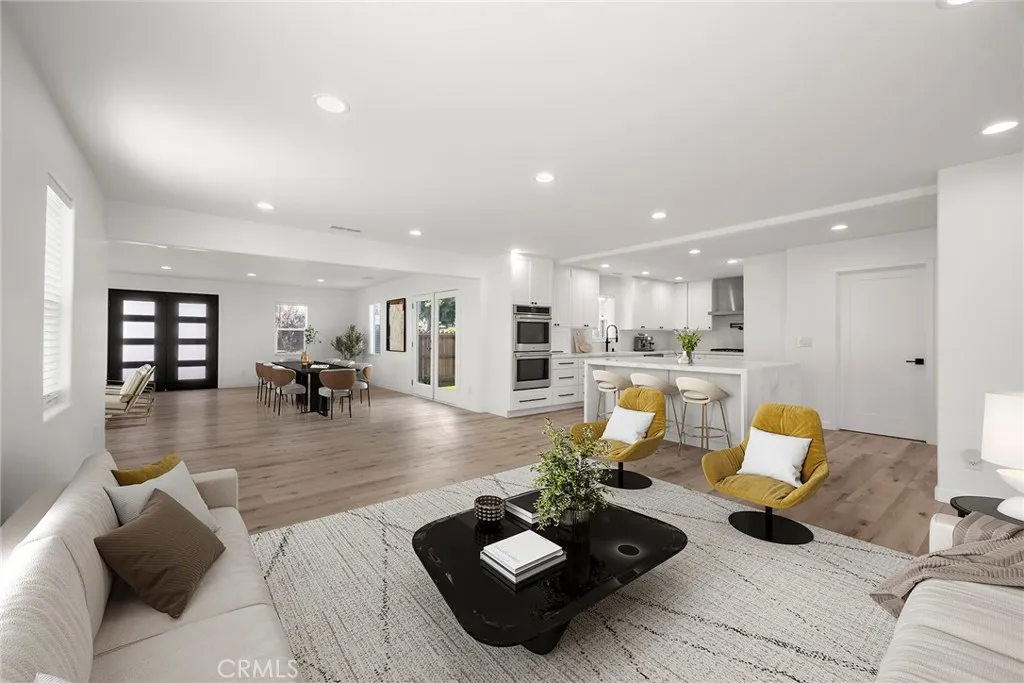 Whittier, California 90605, United States, 7 Bedrooms Bedrooms, ,6 BathroomsBathrooms,Residential,Active,212375