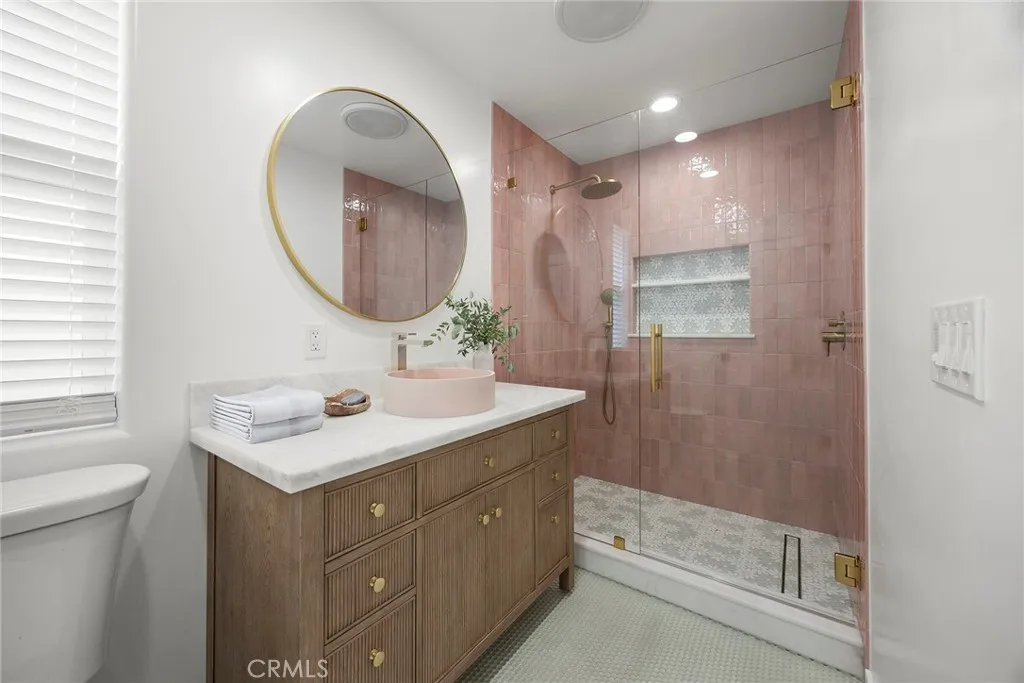 Whittier, California 90605, United States, 7 Bedrooms Bedrooms, ,6 BathroomsBathrooms,Residential,Active,212375