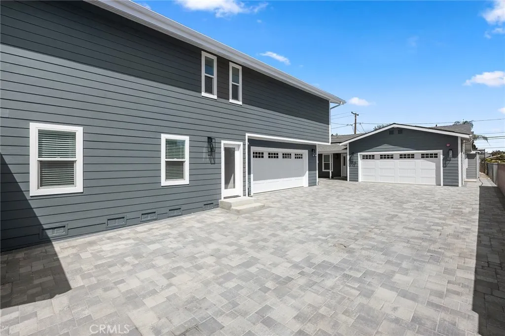 Whittier, California 90605, United States, 7 Bedrooms Bedrooms, ,6 BathroomsBathrooms,Residential,Active,212375