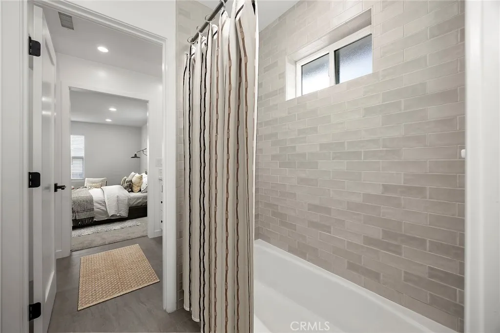 Whittier, California 90605, United States, 7 Bedrooms Bedrooms, ,6 BathroomsBathrooms,Residential,Active,212375