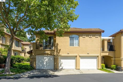 Photo of 7633 Tuscany Dr, Dublin, CA 94568 (MLS # 41133194)