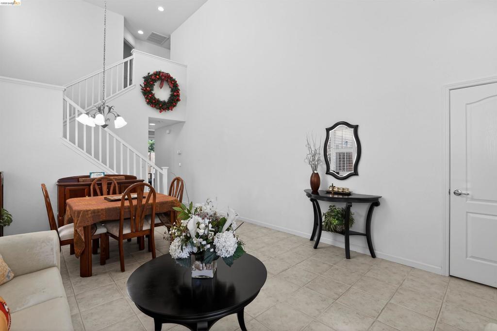 1221 Andrea way